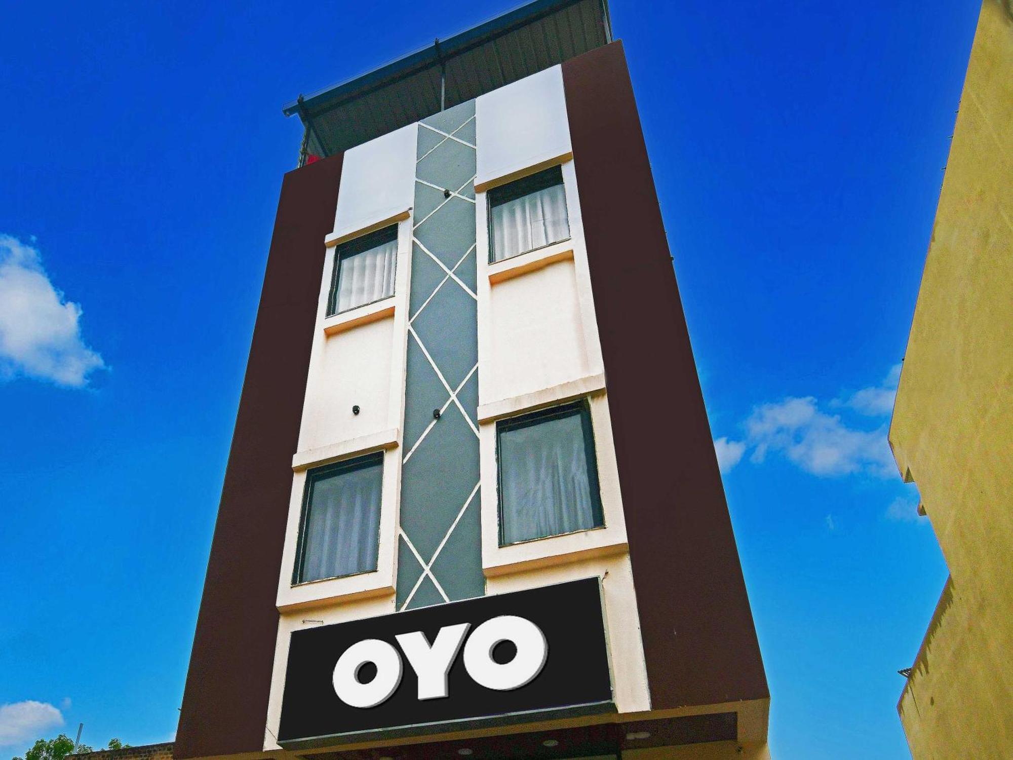 Oyo Flagship Hotel Blue Tick Индаур Экстерьер фото