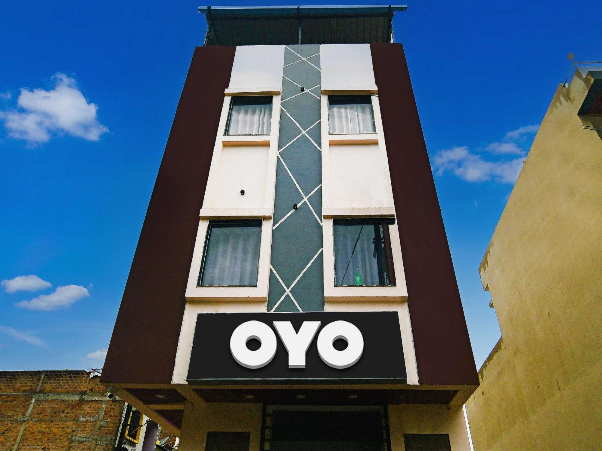Oyo Flagship Hotel Blue Tick Индаур Экстерьер фото