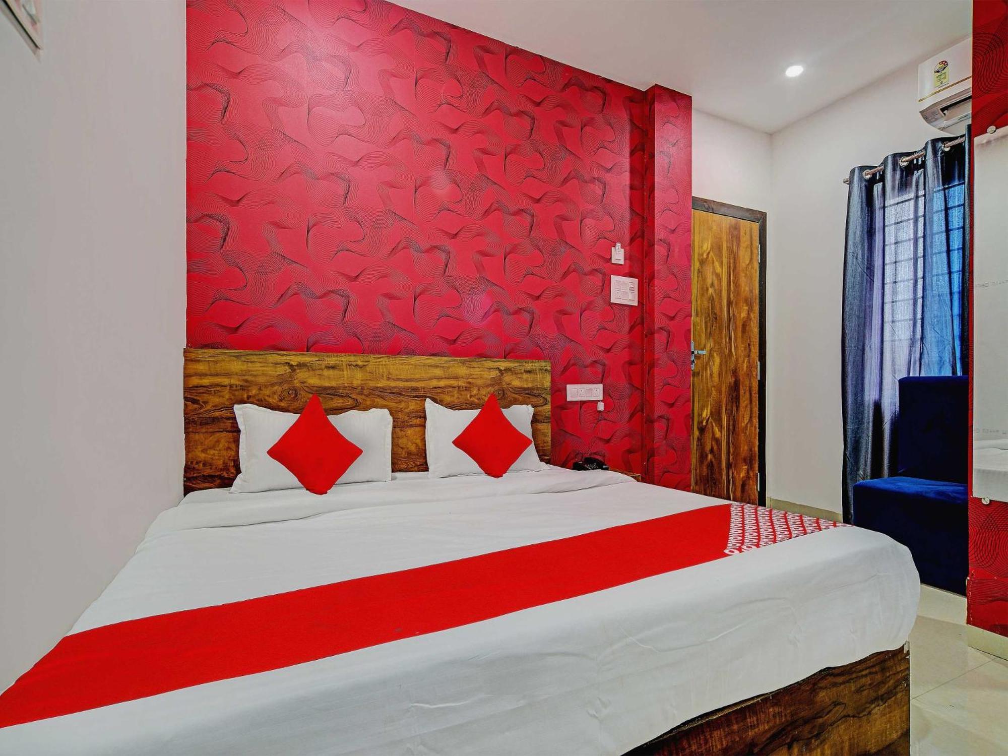 Oyo Flagship Hotel Blue Tick Индаур Экстерьер фото