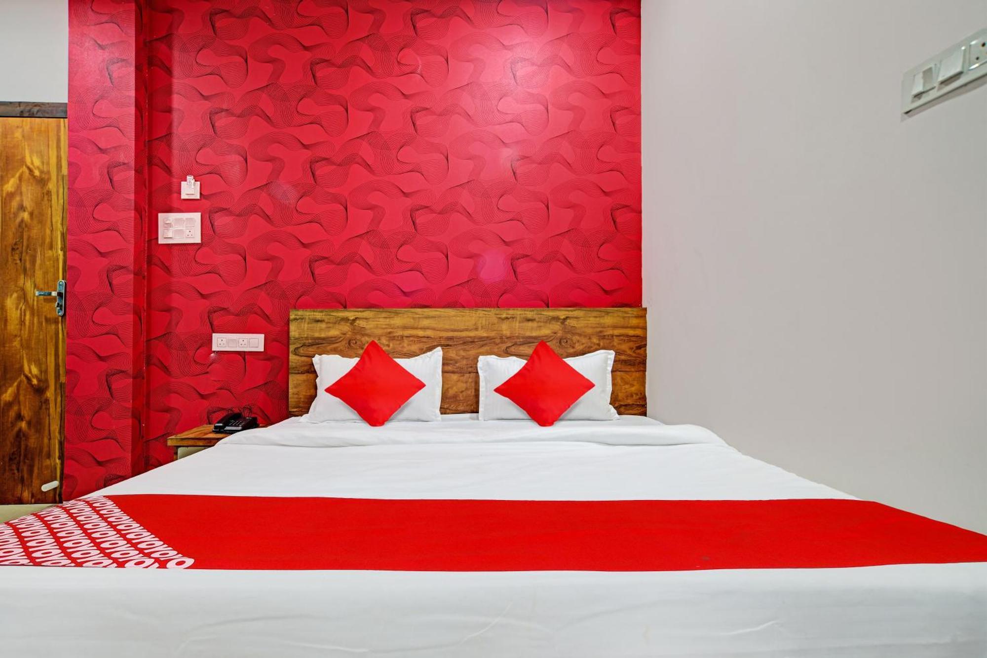 Oyo Flagship Hotel Blue Tick Индаур Экстерьер фото